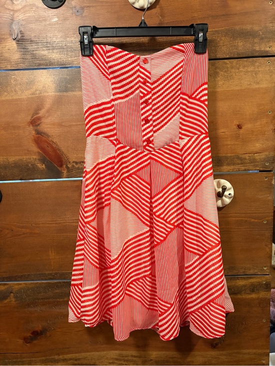 Alya Dresses & Skirts - Alya Strapless Sweetheart Neckline Red and White Geometric A-Line Dress